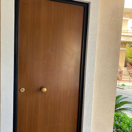 Cozy Apartment Near Airport Koropion Ngoại thất bức ảnh