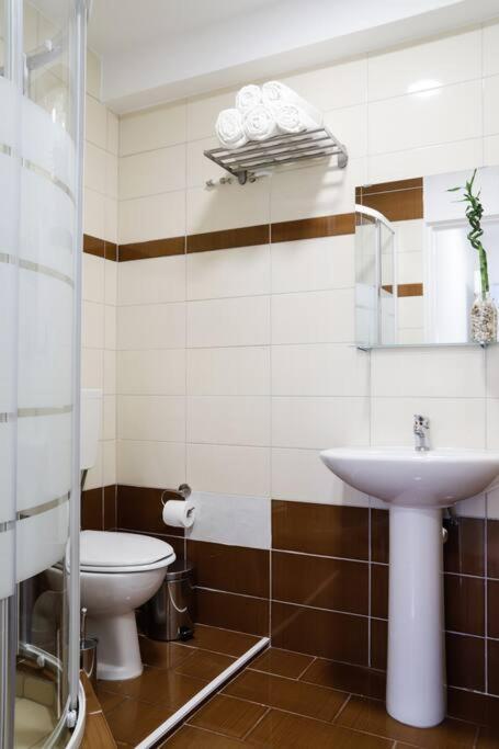 Cozy Apartment Near Airport Koropion Ngoại thất bức ảnh
