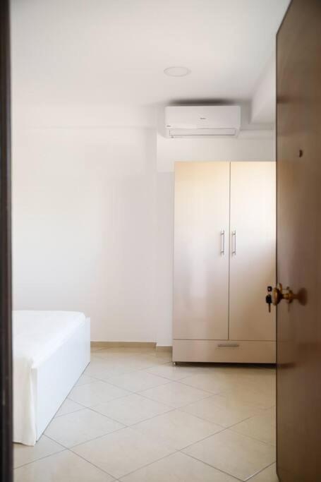 Cozy Apartment Near Airport Koropion Ngoại thất bức ảnh