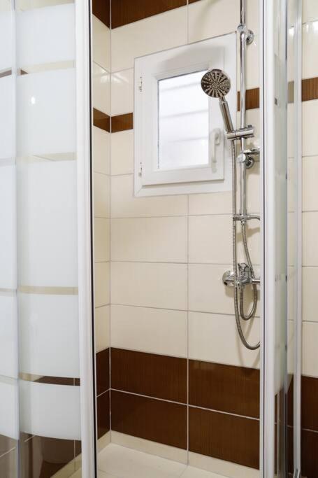 Cozy Apartment Near Airport Koropion Ngoại thất bức ảnh