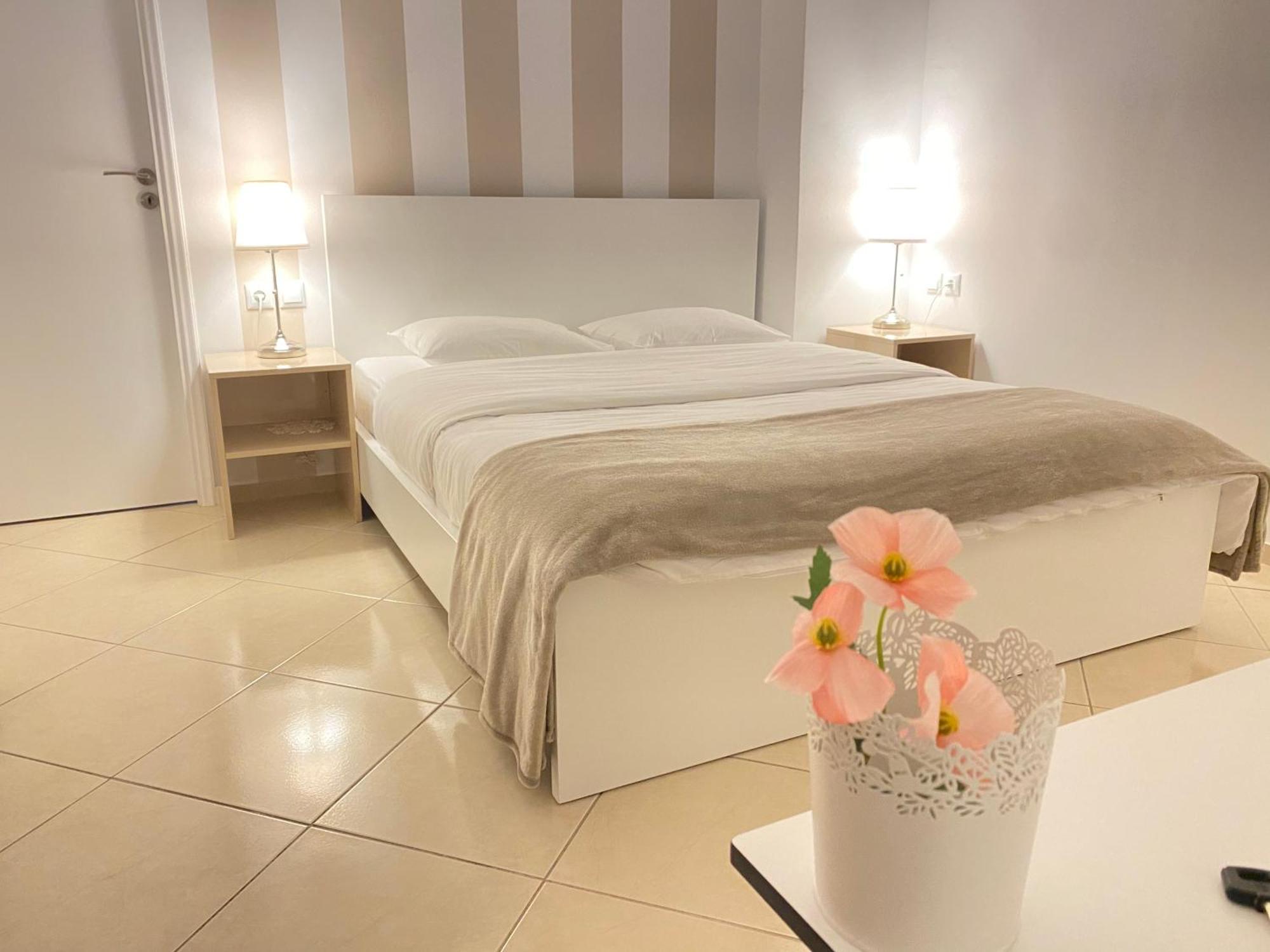 Cozy Apartment Near Airport Koropion Ngoại thất bức ảnh